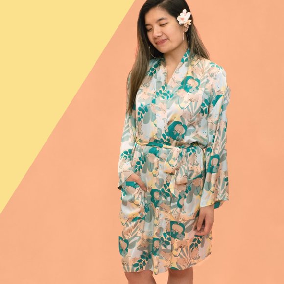 Pusheen Spring Box Exclusive Green Botanical Leaf Plant Satin Silk-Like Robe - Picture 3 of 3